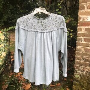Umgee- BLUE GRAY LACY BOHO BLOUSE TOP- Size- Small- EUC